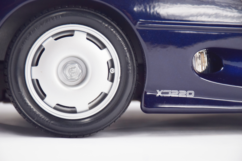 Illustration for article titled Thursday on the Thames: XJ213 edition.